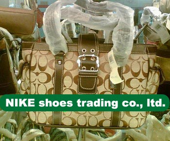 lv,gucci,burberry wallets